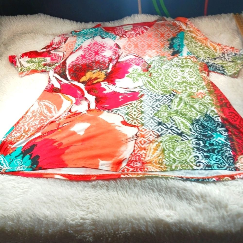 Chico's 100% Rayon Abstract Foral Print Blouse/Tunic Woman 2 V-Neck. Multicolor - Picture 6 of 12